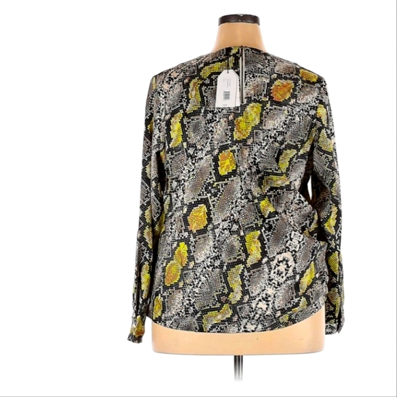 Universale Standard Python Print Michaela Top NWT - Picture 2 of 3